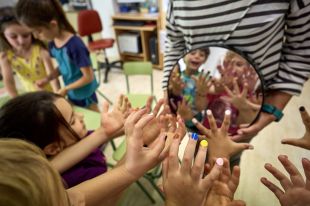 Dipsalut integra l'activitat física i la natura als programes escolars
