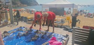 Un total de 124 voluntaris recullen 199 kg de residus a Palafrugell