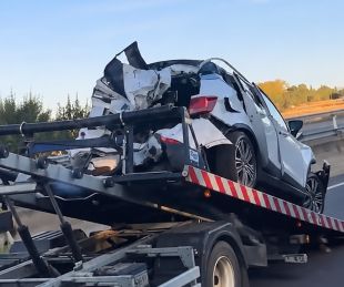 Accident entre dos camions i un turisme a l'AP-7 a Bàscara