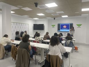 Lloret de Mar amplia l'oferta formativa amb cursos de fibra òptica i dependència