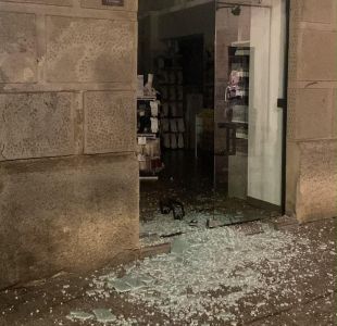 Trenca l’aparador d’una botiga de Girona i s’endú la caixa registradora de matinada