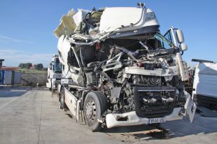 Mor un veí de Banyoles de 34 anys en un accident múltiple entre quatre camions