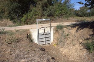 Cassà instal·la un sistema de comportes als camps d'Esclet per retenir aigua