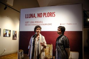 Judit Luna exposa a Girona un projecte fotogràfic sobre l’alcoholisme i la salut mental