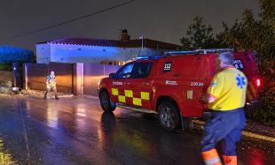Un incendi durant la tempesta en un habitatge obliga a evacuar diverses persones a Castell d’Aro