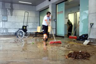 Evacuen vint pacients a l'Hospital de Blanes per una forta inundació