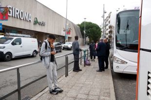 Indignació i impotència entre els usuaris per la suspensió de Rodalies a Girona i Figueres