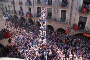 Els Minyons de Terrassa fixen a Girona el punt culminant del seu octubre casteller