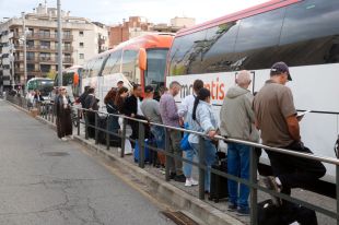 Passatgers de Rodalies de Girona viuen ''esgotats'' el cinquè dia sense trens