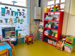 El servei gratuït de cangur de Salt atén 210 infants el 2026