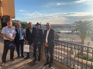 La Cambra de Palamós rep una delegació marroquina per mostrar la gestió del port