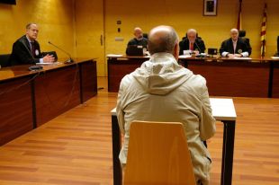 6 anys i mig de presó per a un home per abusar sexualment de tres menors amb discapacitat a Olot