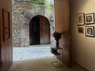 La galeria Mosaic Art de Girona celebra el seu primer aniversari amb una exposició d'Alexis Rom