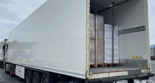 Els Mossos immobilitzen a Llers un camió sense portes que transportava aliments ultracongelats