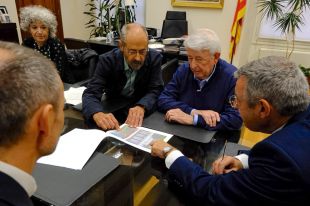Clínica Girona regala cinc vitralls de Domènec Fita a la fundació de l'artista