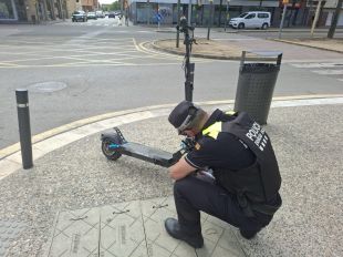 Multen 138 conductors de patinets elèctrics a Salt en una setmana de controls