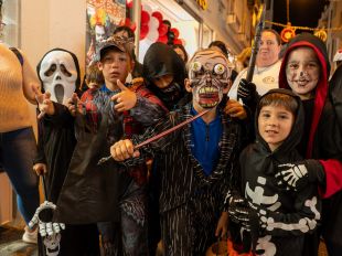 Lloret de Mar barreja castanyes, zombis i curses de terror en una nova edició del ‘Castaween’