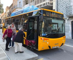 Figueres reparteix abonaments de transport gratuïts per a majors de 65 anys