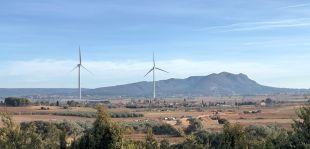 La Generalitat tomba quatre aerogeneradors al Baix Empordà per impacte paisatgístic