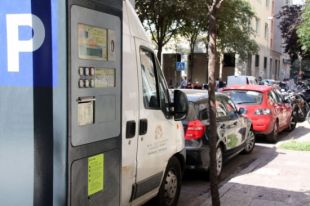 Girona aprova municipalitzar les zones blaves i verdes gràcies al vot de la CUP