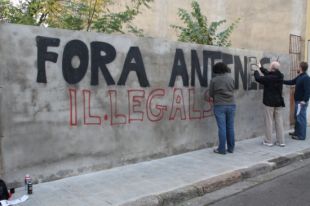 Denuncien l'Ajuntament de Figueres per no retirar unes antenes de telefonia il·legals