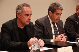 La Generalitat signa un conveni per a l'exposició dedicada a Ferran Adrià