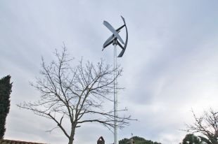 El molí de vent d'Ordis estalvia un 25% d'electricitat a l'escola
