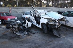 Un mort i un ferit greu en sortir de la via i topar contra un arbre a Sant Feliu de Guíxols