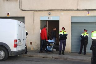 Troben una dona morta amb signes de violència a un pis d'Olot