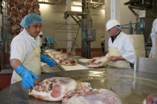 Autoritzen uns laboratoris de Girona a fer els controls necessaris per exportar carn als EUA