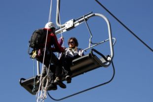 Rescaten 61 persones d'un telecadira en un simulacre a la Molina 