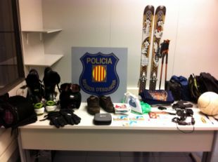 Detingudes quatre persones que robaven als cotxes aparcats a l'estacionament de la Molina