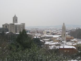 Girona posa en marxa un dispositiu preventiu pel risc de nevades a la ciutat