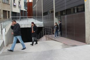 Presó per al marit i el cunyat de la veïna d'Olot morta a ganivetades