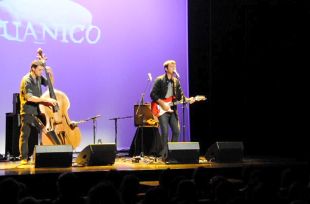 El cantautor menorquí, Cris Juanico, enamora Bescanó