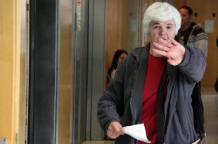 Demanen 4 anys de presó per a la dona que va agredir l'alcalde de Bescanó
