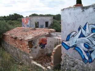 L'Estat estudia llogar a l'Ajuntament de Torroella els terrenys de Punta Milà i la base militar Loran