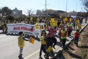 Manifestació unitària dels centres escolars a Maçanet de la Selva en contra de les retallades