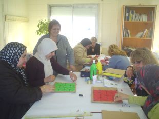 Roses obre les escoles a pares i mares amb tallers pràctics