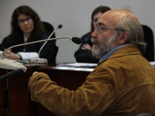 Jutgen un pare de Medinyà acusat de violar durant set anys les seves filles bessones 