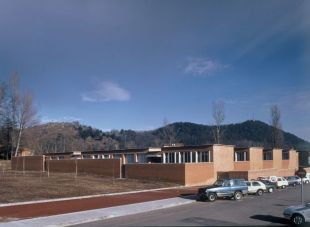 Arrestat un home per donar un cop de puny a un mosso d'esquadra a Olot