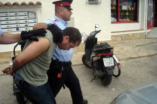 Un tribunal popular jutja l'acusat d'apallissar la dona i matar-la amb un pal d'escombra