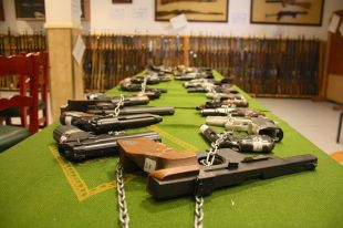 La Guàrdia Civil de Girona subhastarà el 23 d'abril més de 400 armes