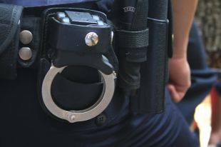 Detenen quatre homes per robar en quatre apartaments i un comerç de l'Estartit