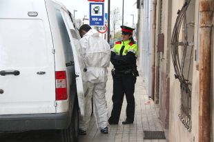 Els Mossos d'Esquadra busquen indicis per aclarir el crim de Figueres