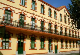 Detingut un professor de La Salle de Figueres per gravar menors despullats amb la webcam