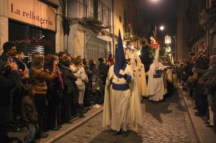 Girona reviu de nou la solemnitat de la Setmana Santa amb la processó del Sant Enterrament 