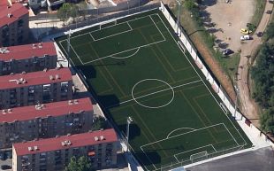 Detingut per clavar un cop de puny a un mosso fora de servei en un partit de futbol a Girona
