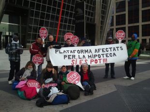Els afectats per la hipoteca porten les seves reivindicacions a Madrid