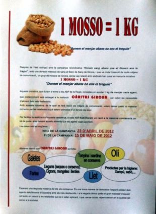 Mossos de Girona protesten contra les retallades amb una recollida solidària d'aliments 